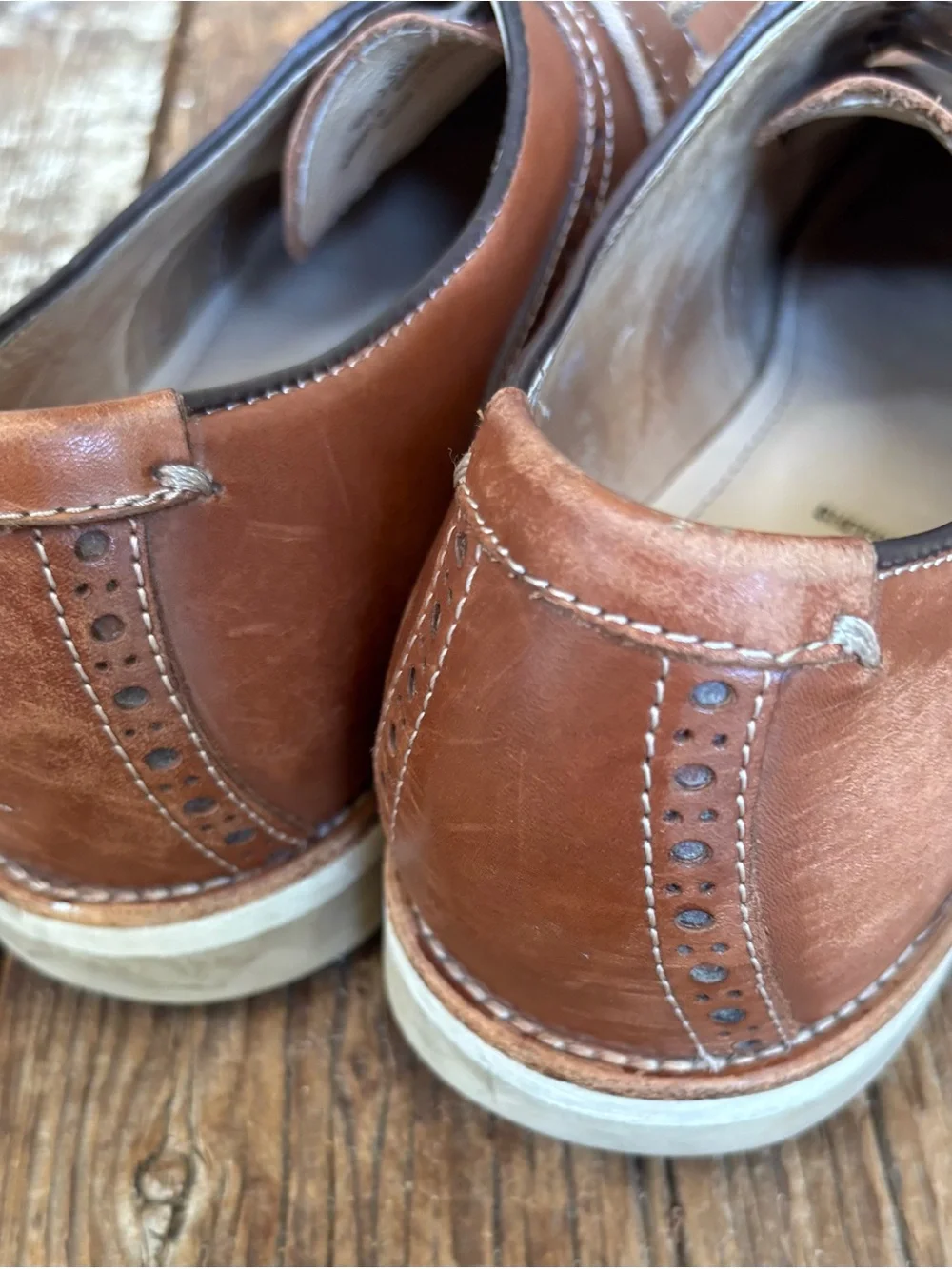 Johnston & Murphy Tan Leather Derby Oxfords with Cream Laces